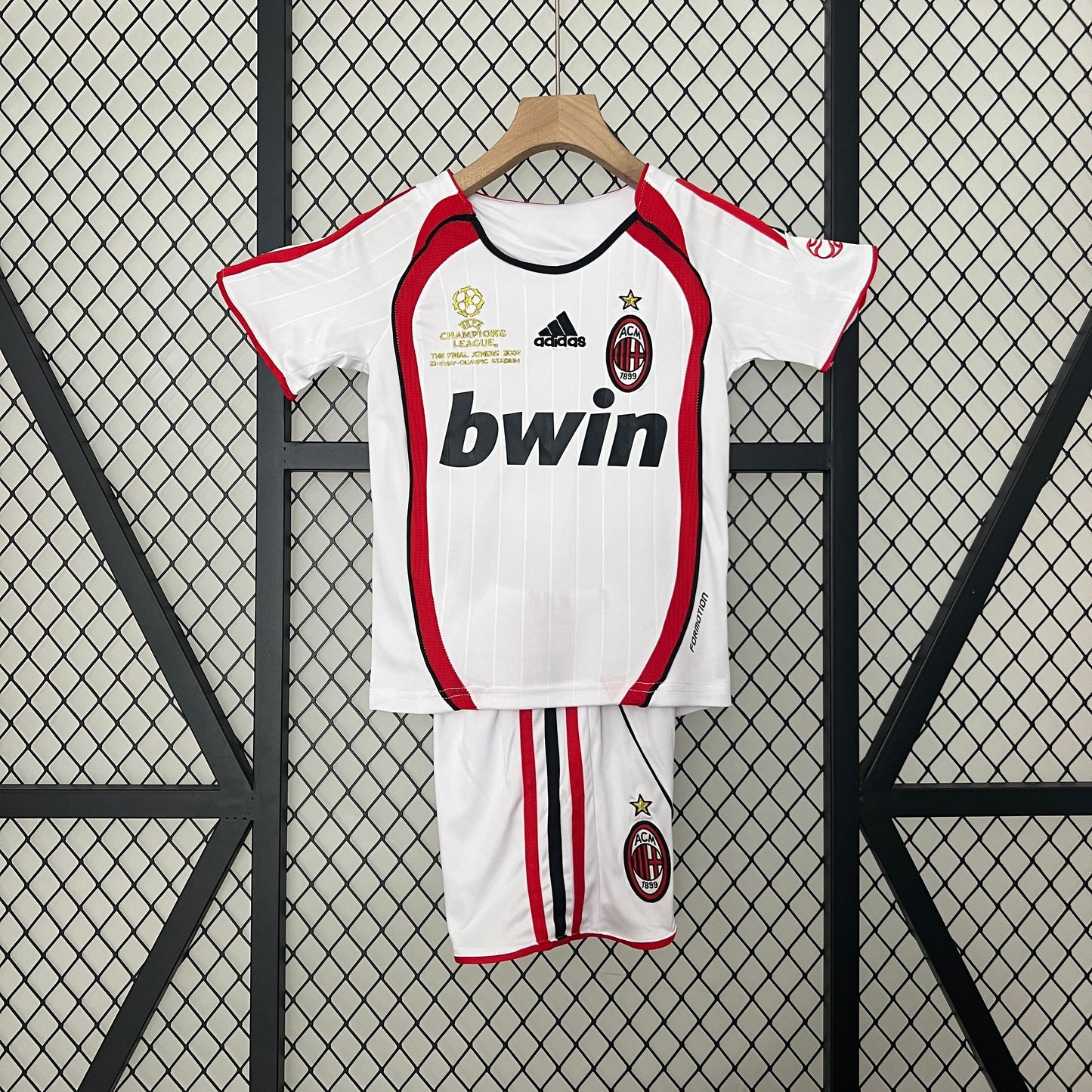 MILAN II 06/07 LIMITED EDITION CHAMPNHIONS LEAGUE CHILDREN'S SET (RETRO)