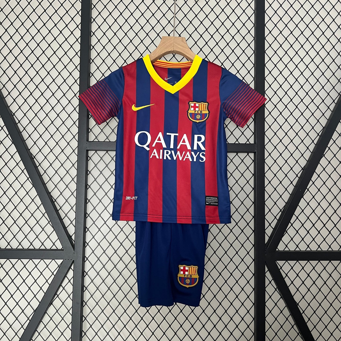 BARCELONA I 13/14 CHILDREN'S SET (RETRO)